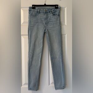 American Eagle Hi-Rise Jegging Jeans Light Wash Size 8